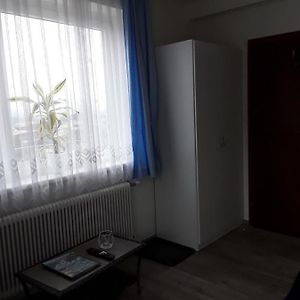 Zimmer mit zwei Einzelbetten